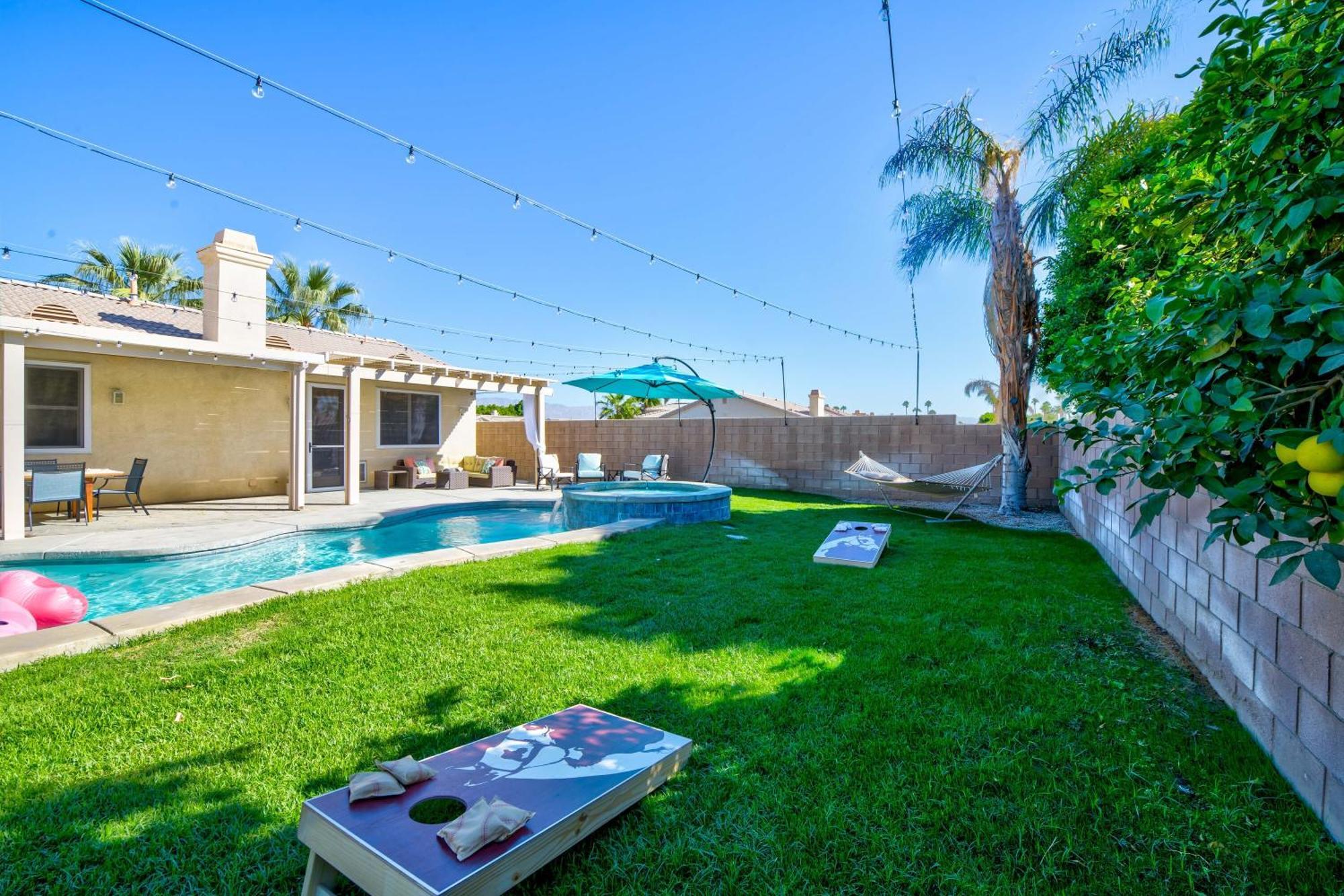 Casa Desert Muse With Heated Pool Spa Firepit Mini Golf And Games インディオ エクステリア 写真