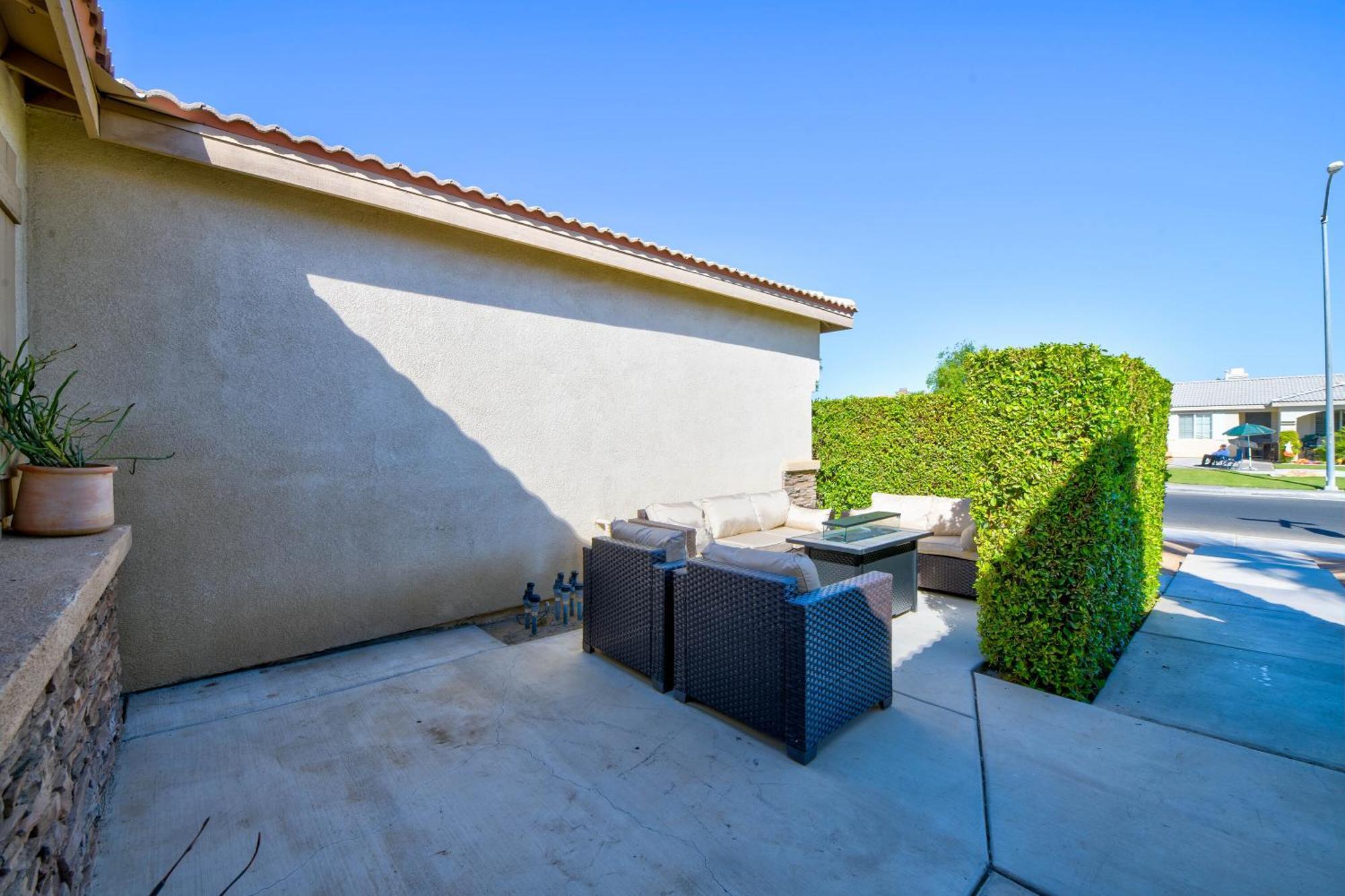 Casa Desert Muse With Heated Pool Spa Firepit Mini Golf And Games インディオ エクステリア 写真